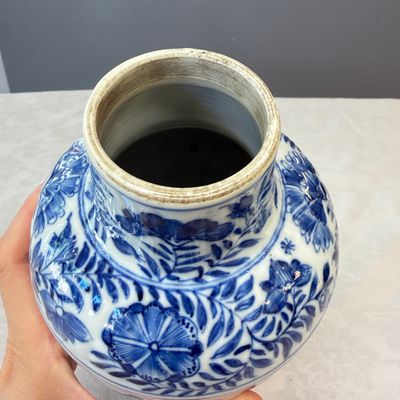 A Chinese blue and white five-piece garniture with floral design — 照片 38