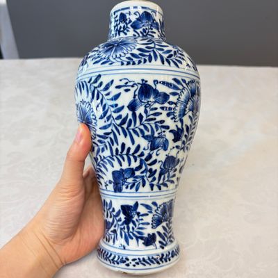 A Chinese blue and white five-piece garniture with floral design — 照片 46
