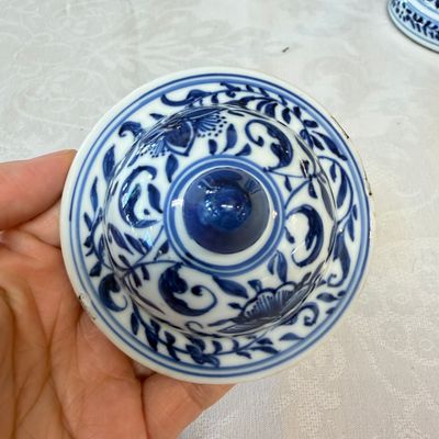 A Chinese blue and white five-piece garniture with floral design — 照片 52