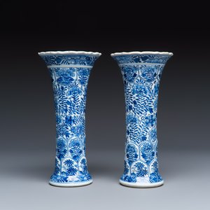 A Chinese blue and white five-piece garniture with floral design — 照片 9