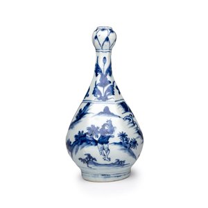 A Chinese blue and white garlic-mouth bottle vase — photo 2