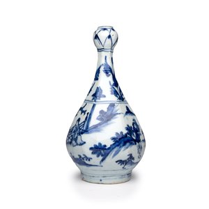 A Chinese blue and white garlic-mouth bottle vase — photo 3