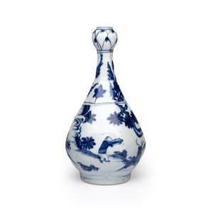 A Chinese blue and white garlic-mouth bottle vase — photo 6