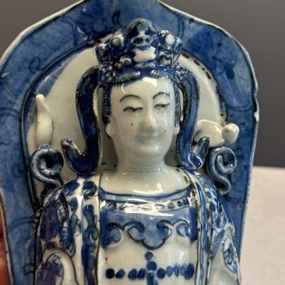 A Chinese blue and white group of Guanyin and attendants — photo 15