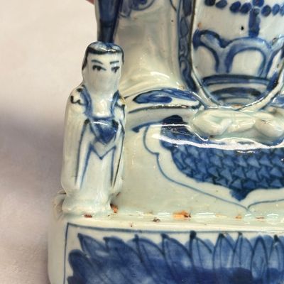 A Chinese blue and white group of Guanyin and attendants — photo 17