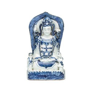 A Chinese blue and white group of Guanyin and attendants — photo 2