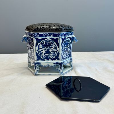 A Chinese blue and white hexagonal censer — foto 2