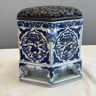 A Chinese blue and white hexagonal censer — foto 8