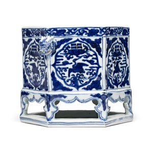 A Chinese blue and white hexagonal censer — foto 9