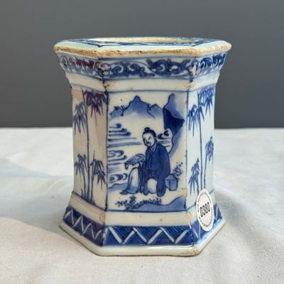 A Chinese blue and white hexagonal salt after a European silver model — photo 2