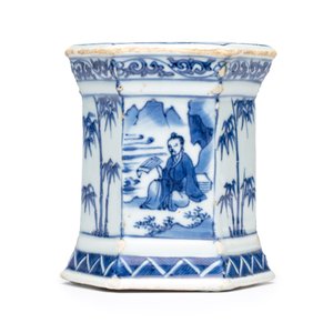 A Chinese blue and white hexagonal salt after a European silver model — photo 1