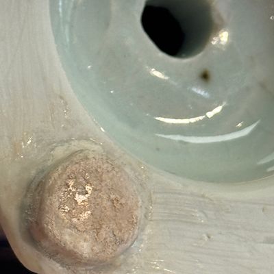 A Chinese blue and white hexagonal salt with figural design — 照片 13