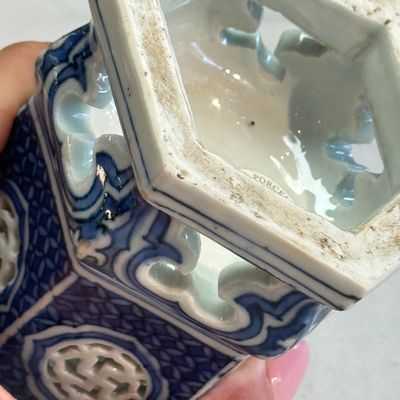 A Chinese blue and white openwork 'Linglong' incense stick holder — photo 18