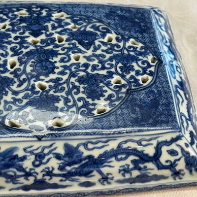 A Chinese blue and white openwork rectangular box and cover — photo 12