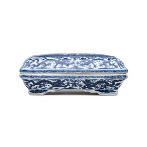 A Chinese blue and white openwork rectangular box and cover — photo 5