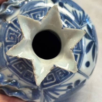 A Chinese blue and white pomegranate-shaped ewer — photo 10