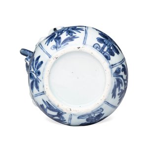 A Chinese blue and white pomegranate-shaped ewer — 照片 7