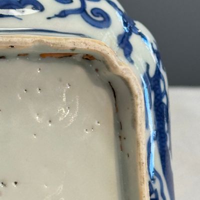 A Chinese blue and white quatrefoil 'Dragon' box and cover — 照片 25
