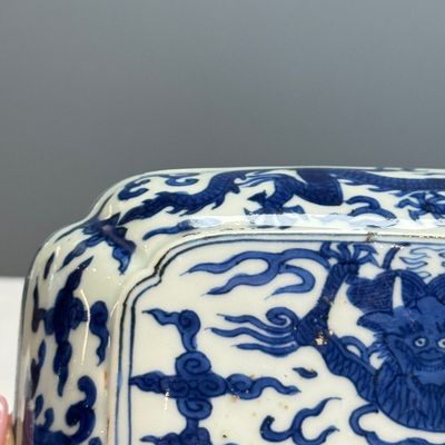 A Chinese blue and white quatrefoil 'Dragon' box and cover — 照片 28