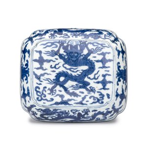 A Chinese blue and white quatrefoil 'Dragon' box and cover — 照片 6