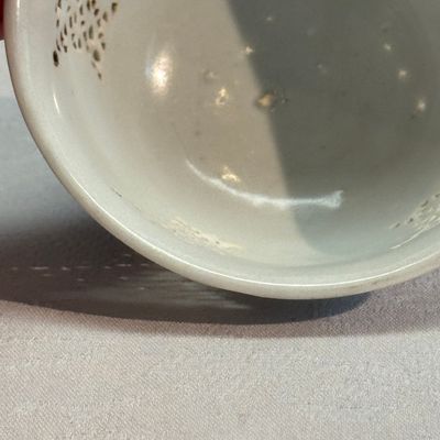 A Chinese blue and white reticulated 'Linglong' cup, Hatcher Cargo — 照片 8