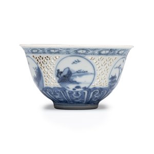 A Chinese blue and white reticulated 'Linglong' cup, Hatcher Cargo — 照片 5