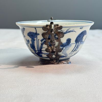 A Chinese blue and white silver-mounted 'Monkeys and Deer' bowl — foto 2