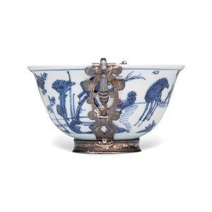 A Chinese blue and white silver-mounted 'Monkeys and Deer' bowl — foto 2