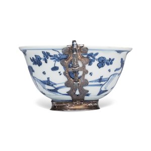 A Chinese blue and white silver-mounted 'Monkeys and Deer' bowl — foto 4