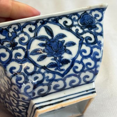 A Chinese blue and white square bowl — photo 18