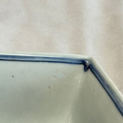 A Chinese blue and white square bowl with figural design — foto 11