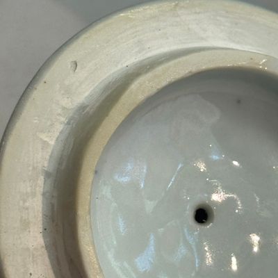 A Chinese blue and white wine pot and cover — photo 19