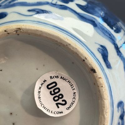A Chinese blue and white wine pot and cover — photo 26