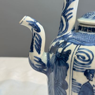A Chinese blue and white wine pot and cover — photo 6