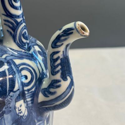 A Chinese blue and white wine pot and cover — photo 7