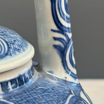 A Chinese blue and white wine pot and cover — photo 10