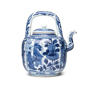 A Chinese blue and white wine pot and cover — photo 4