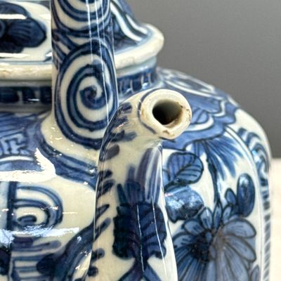 A Chinese blue and white wine pot and cover — 照片 13