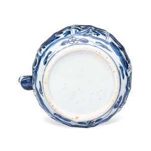 A Chinese blue and white wine pot and cover — 照片 7