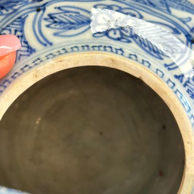 A Chinese blue and white wine pot and cover — photo 14