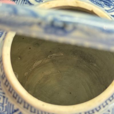 A Chinese blue and white wine pot and cover — photo 15