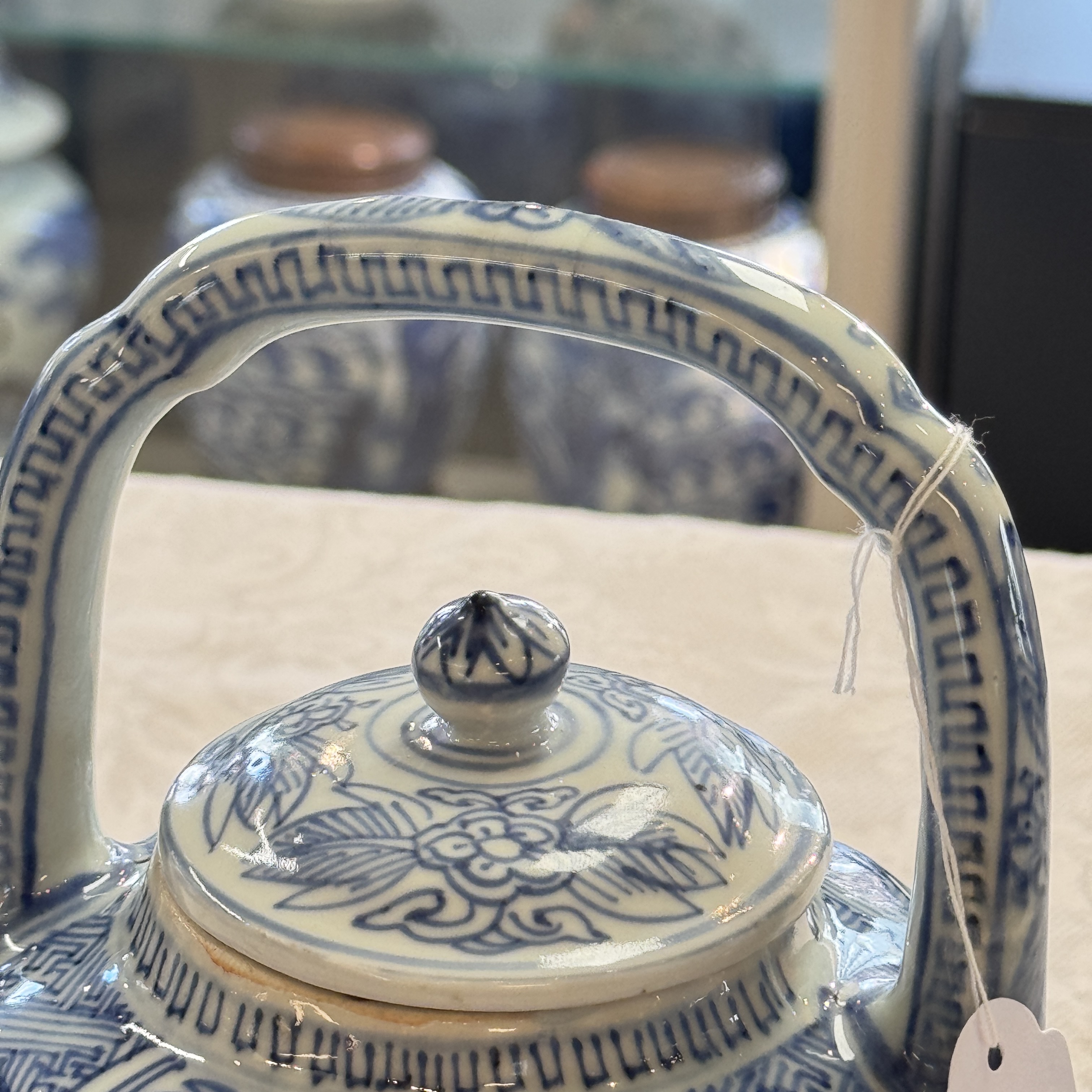 A Chinese blue and white wine pot and cover — photo 32