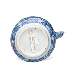 A Chinese blue and white wine pot and cover — photo 7