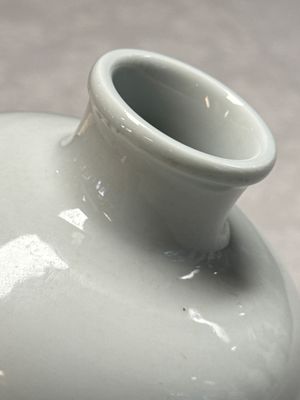 A Chinese blue, white and copper-red 'Crane' vase — photo 6
