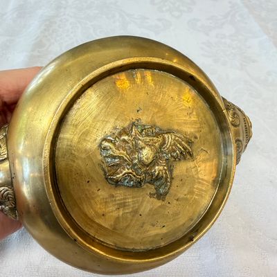 A Chinese bronze censer with lion handles — foto 8
