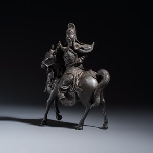A Chinese bronze model of Guandi on horseback — photo 2