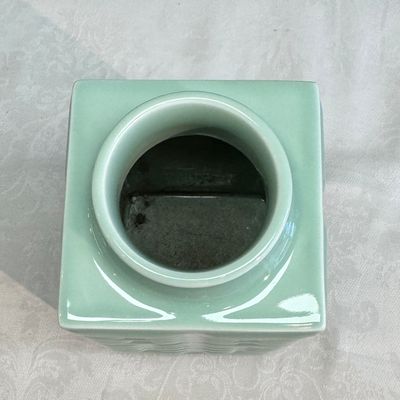 A Chinese celadon-glazed 'Bagua' cong vase — 照片 7