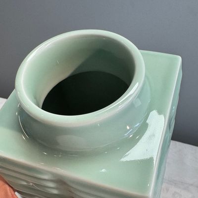 A Chinese celadon-glazed 'Bagua' cong vase — 照片 8