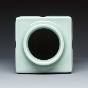 A Chinese celadon-glazed 'Bagua' cong vase — 照片 6