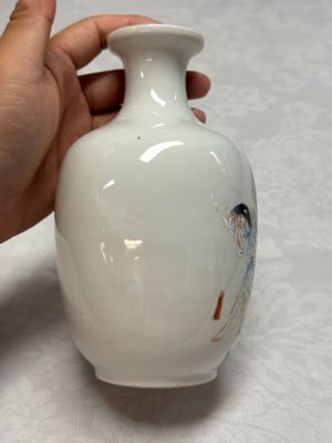 A Chinese famille rose 'Hehe Erxian' and 'Liu Hai' vase — photo 2